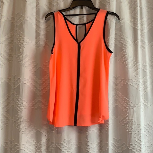 Top - Picture 2 of 2